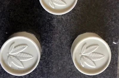 Cannabis Leaf Round PVC Soap Mould, 100g (SB-320)